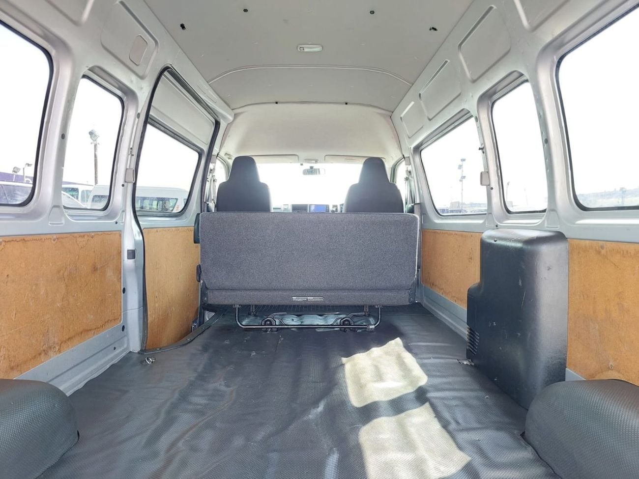 Toyota Hiace (RAMADAN OFFER) TOYOTA HIACE VAN RHD 2012 MODEL 3.0 L DIESEL AUTOMATIC(PM09422)