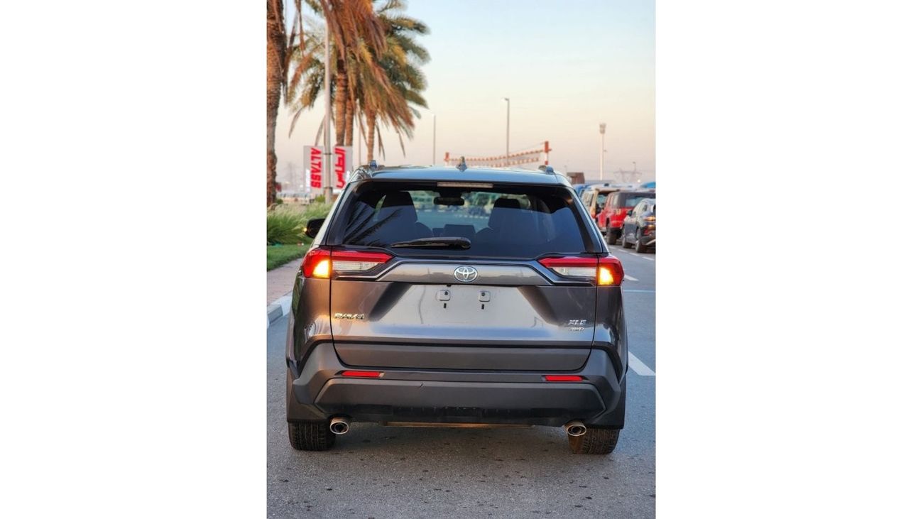 Toyota RAV4 TOYOTA RAV 4 XLE FULL OPTION