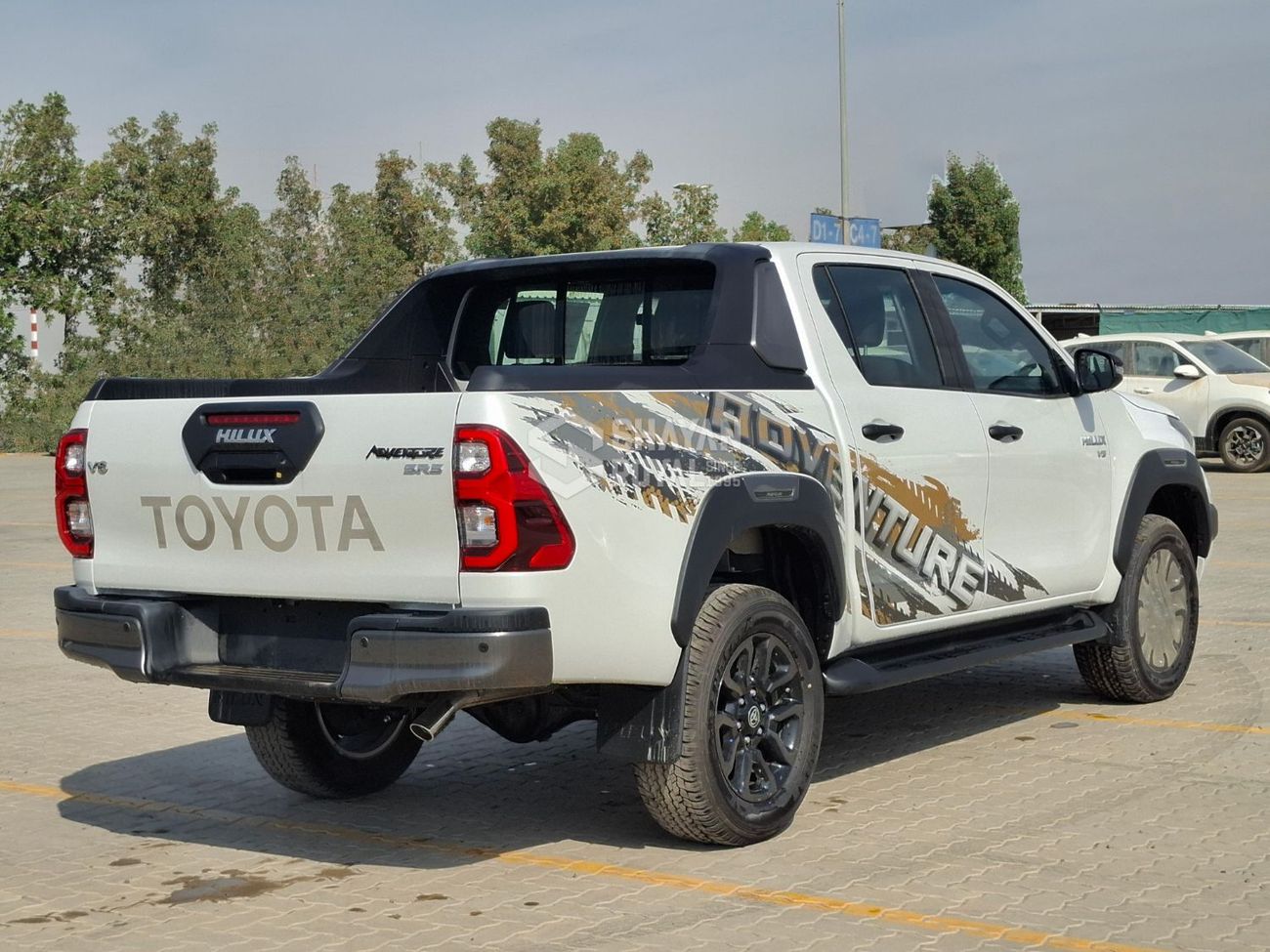 تويوتا هيلوكس ADVENTURE 4.0L V6 PETROL DC AT 4WD 2026MY