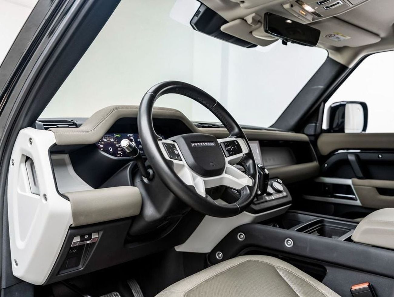 Land Rover Defender P400 110 SE 2020 Urban Defender 110 SE, 2025 land Rover Warranty, Full Service History, Low KMs, GCC