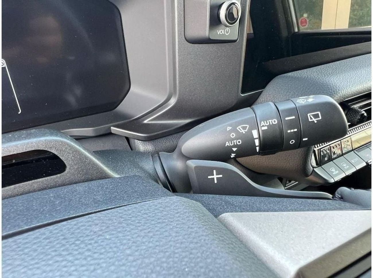 تويوتا برادو i-FORCE MAX 2.4L TURBO L4 HYBRID PREMIUM 2024 Model