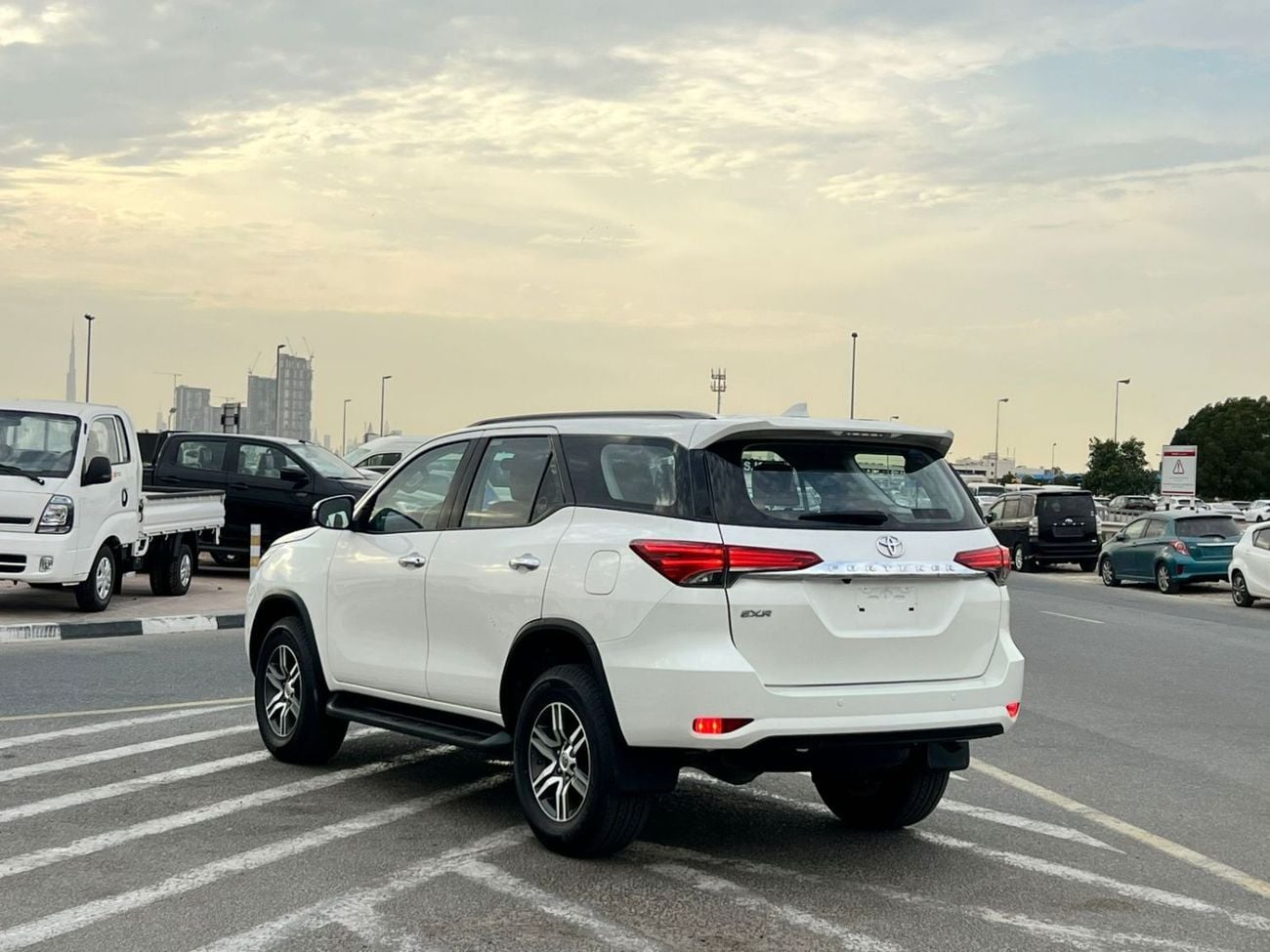 تويوتا فورتونر EXR 2019 Toyota Fortuner 2.7L V4 -AWD 4x4 GCC - Rear CAM & Sensor - Cruise Control