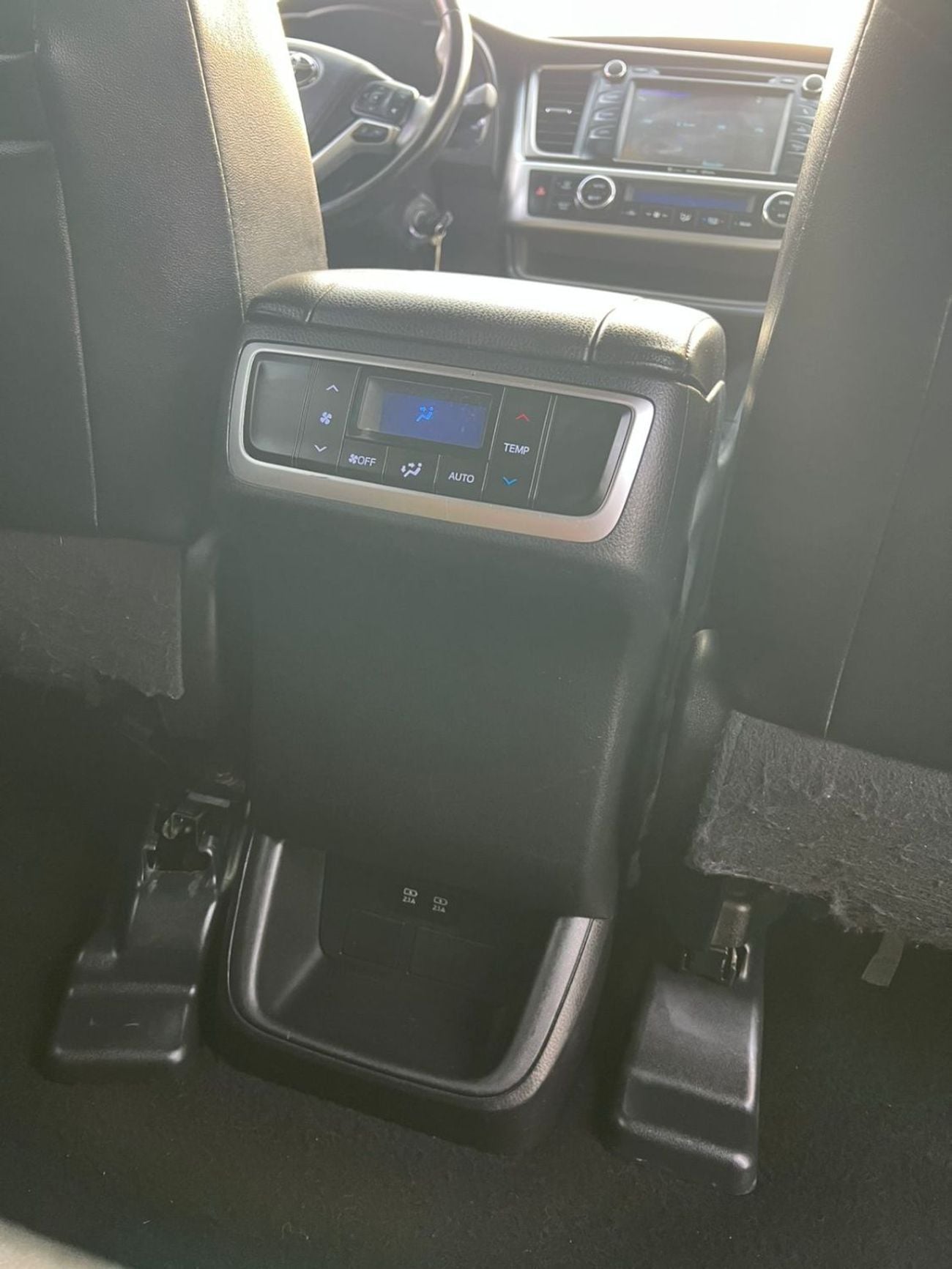 Toyota Highlander LE (NON GCC) 2017 Toyota Highlander - MidOption - 3.5L V6 - Full 7 Seater - Trunk Auto