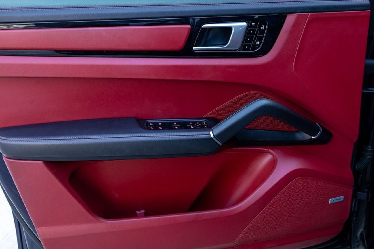 Porsche Cayenne S 2.9L (440 HP) Porsche Cayenne S 2019 GCC under Warranty with Flexible Down-Payment.