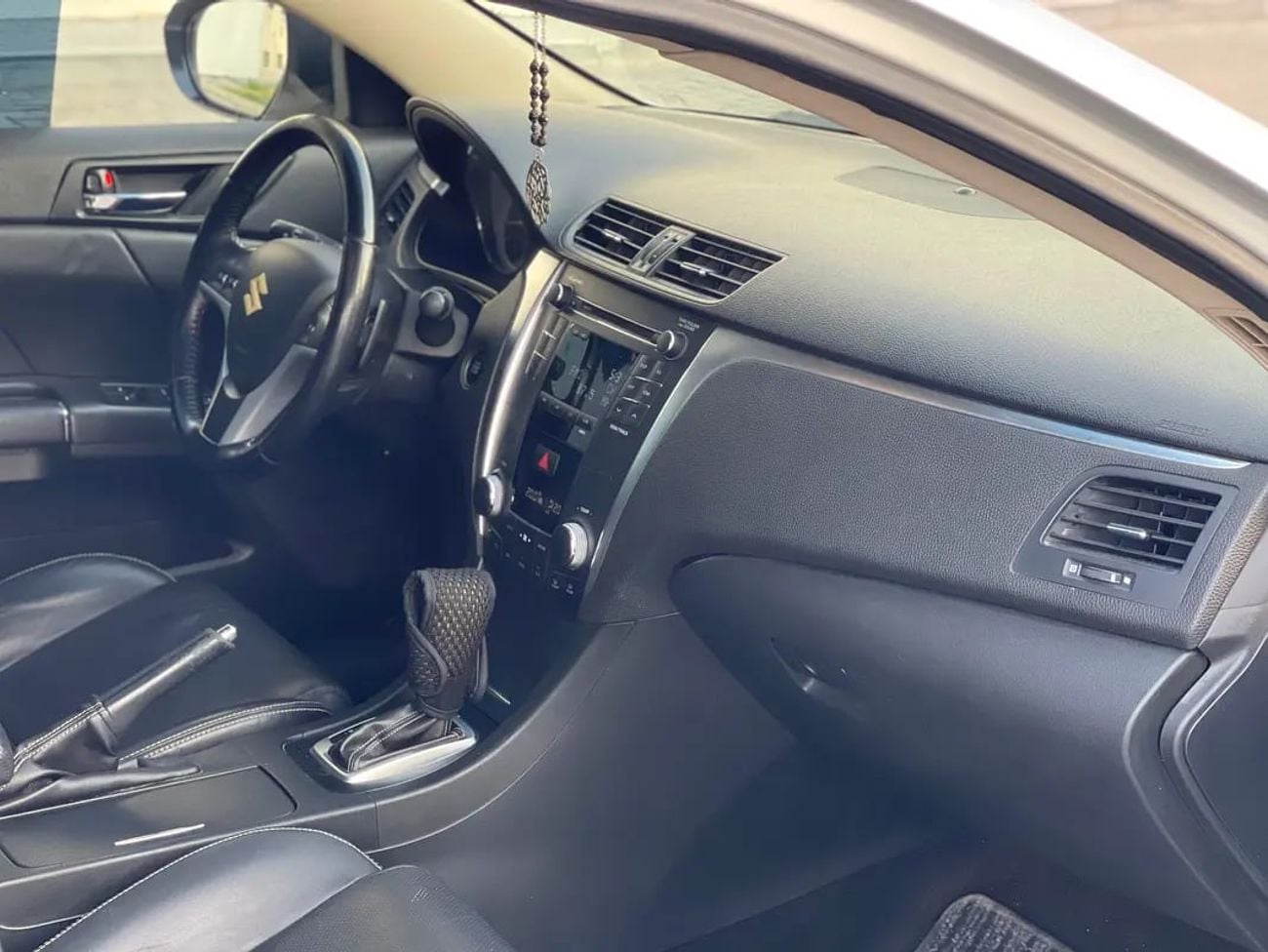 سوزوكي كيزاشي GCC | 2.4L 4-CYLINDERS