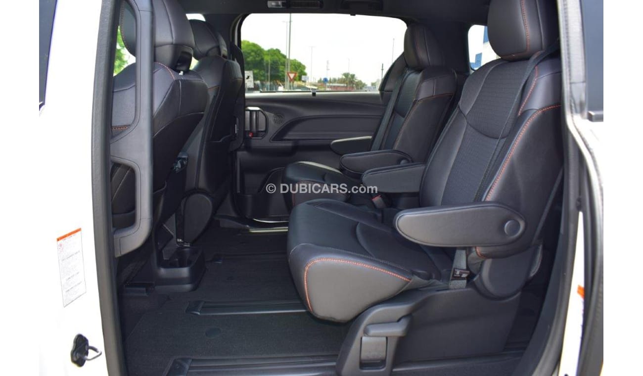 Toyota Sienna Hybrid XSE  2.5L AWD 7-Seater AT