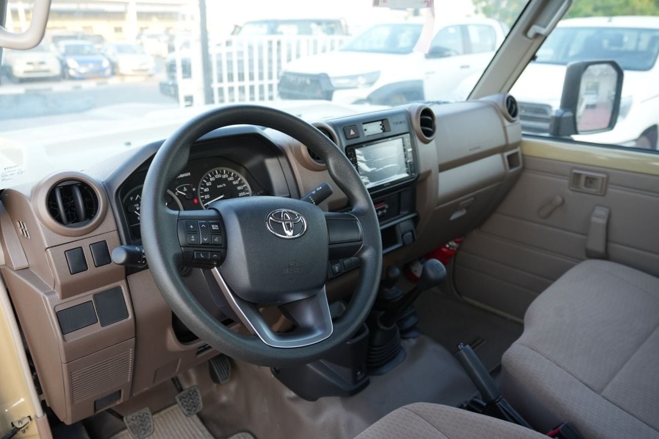 Toyota Land Cruiser Pick Up TOYOTA LAND CRUISER 79 SINGLE CAB PICKUP PETROL 4.0L V6 4WD MT MODEL 2025 WITH DIFF-LOCK