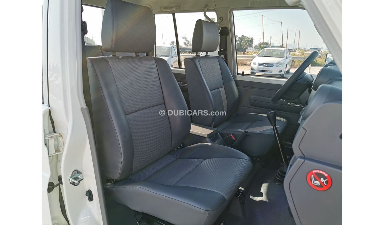 تويوتا لاند كروزر بيك آب 4.0L DIESEL, 16" TYRE, SNORKEL, XENON HEADLIGHTS (CODE # LCDC01)