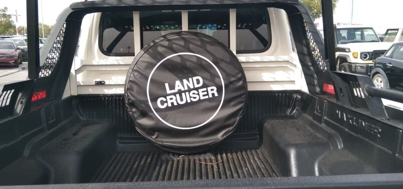 تويوتا لاند كروزر بيك آب RHD DIESEL V8 MANUAL