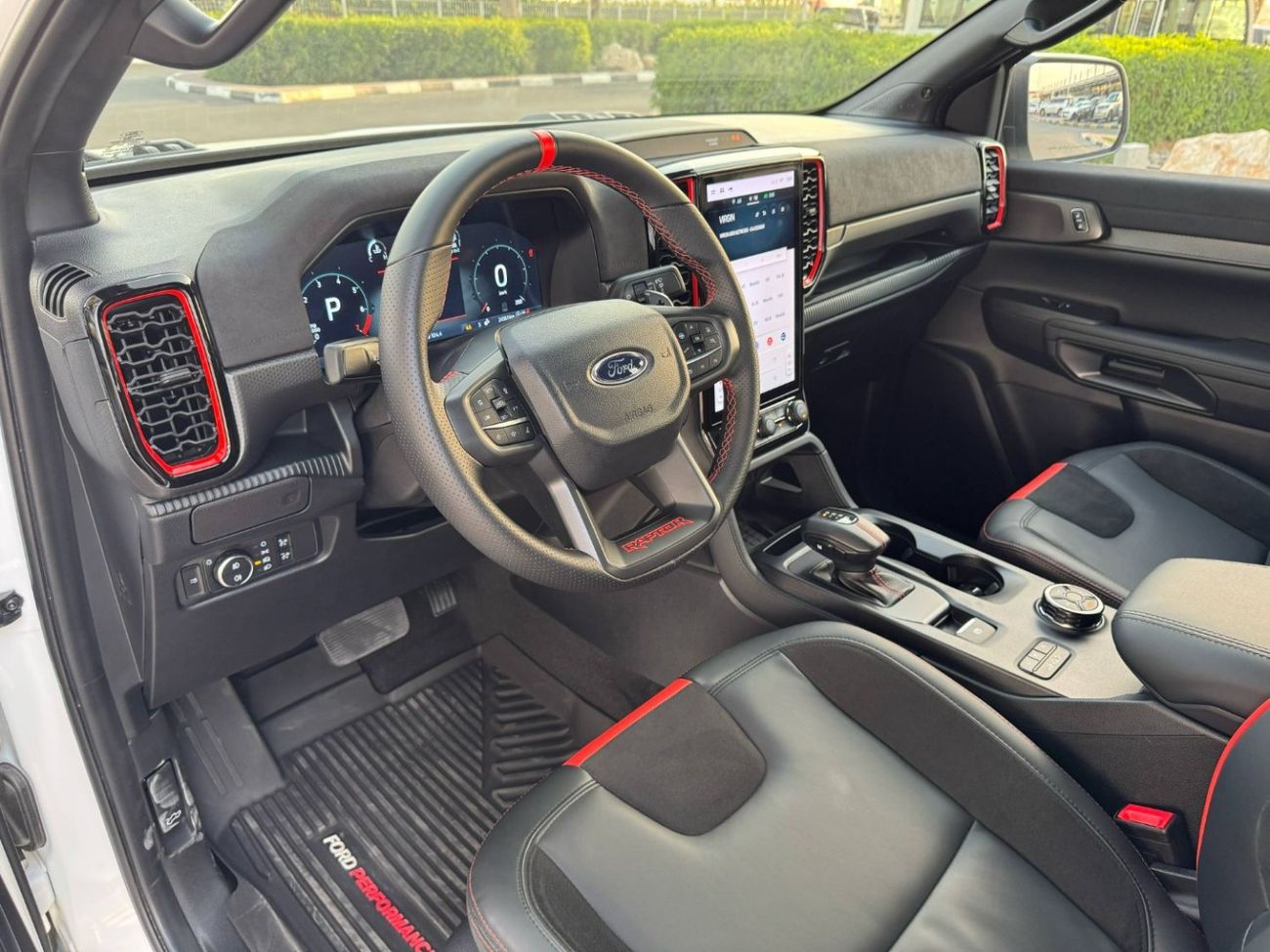 فورد رانجر Raptor 3.0T (392 HP) V6 GCC SPEC UNDER WARRANTNEAT AND CLEAN