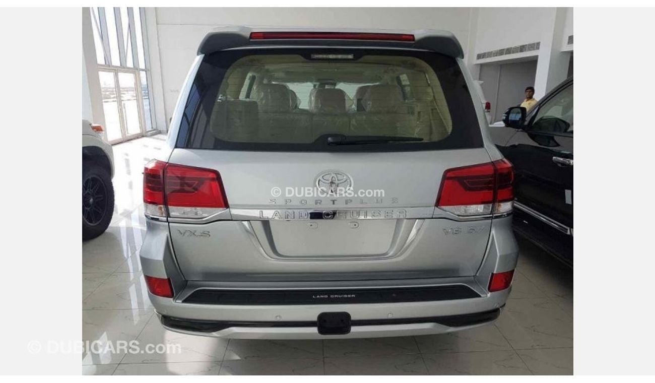 تويوتا لاند كروزر 2016 VXS 5.7L full option with Radar, 4 Camera, Hydraulic system.