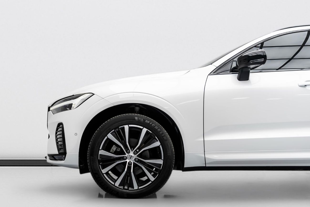 فولفو XC 60 2.0T B5 MHEV R Design (AWD)