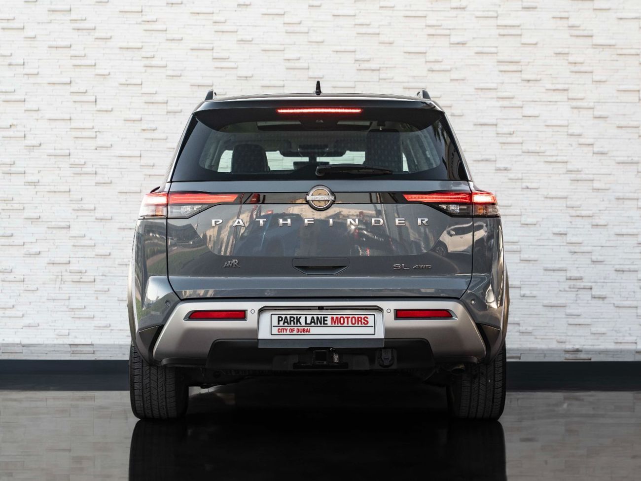 Nissan Pathfinder SL 3.5L (5 Seater)