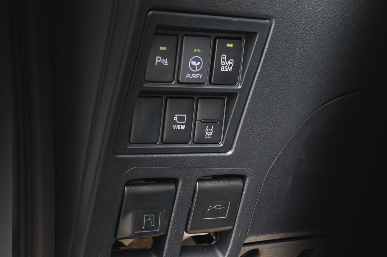 Toyota Hilux Toyota Hilux adventure 2025 | Best price guaranteed | White | contact Now