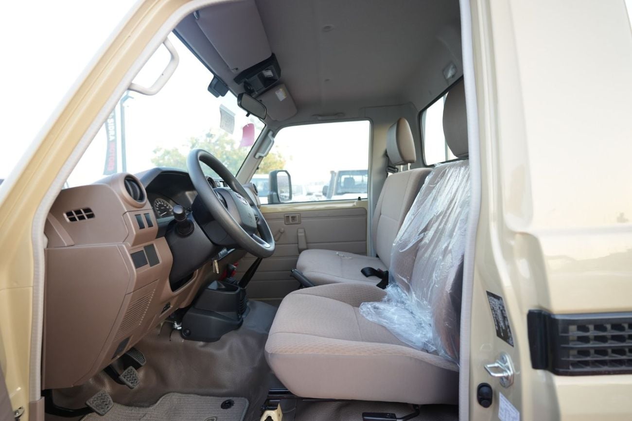 Toyota Land Cruiser Pick Up TOYOTA LAND CRUISER 79 SINGLE CAB PICKUP PETROL 4.0L V6 4WD MT MODEL 2025 WITH DIFF-LOCK