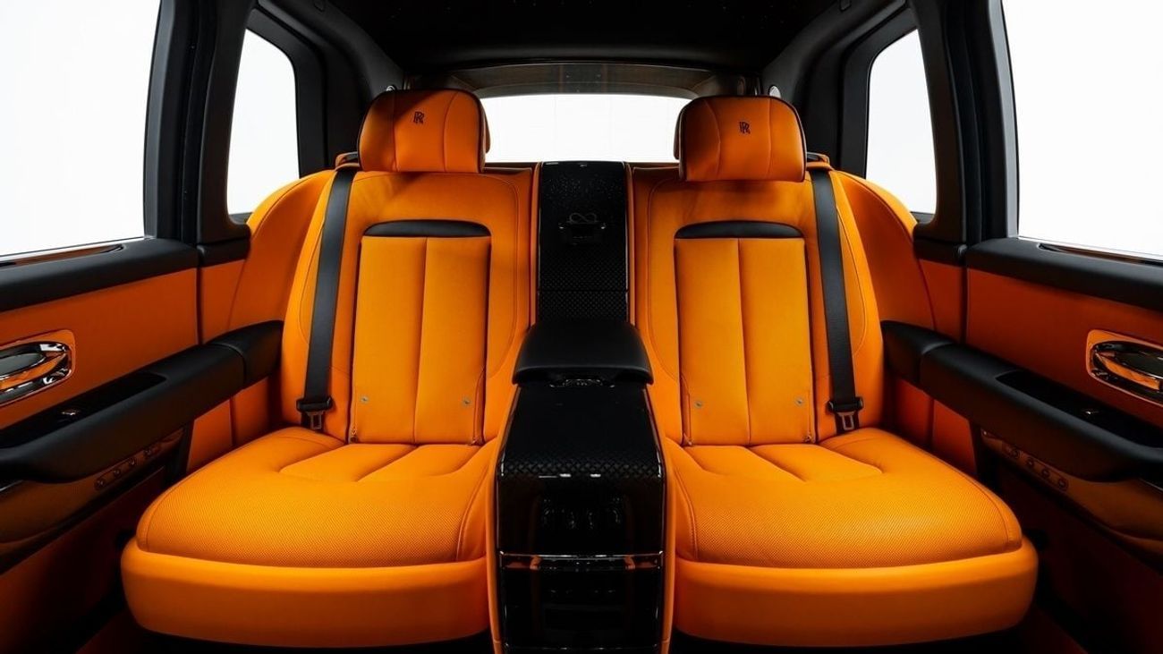 رولز رويس كولينان Black Badge - 2026 - GCC Specs - Under Warranty and Service Contract