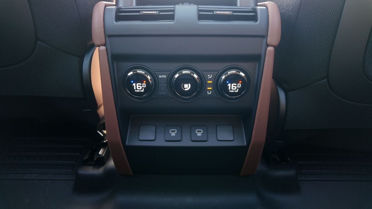 Land Rover Defender Land Rover Defender 110 P635 OCTA V8 (5 years warranty)