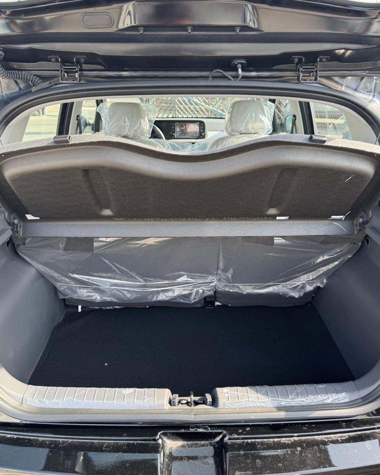 هيونداي جراند i10 GRAND I10 (HATCHBACK ) 1.2L BLACK COLOR - 2026 MODEL