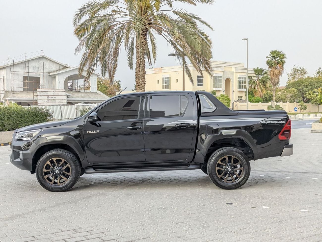 Toyota Hilux Modified to Adventure LHD 2.7L V4 2TR Petrol engine push start Automatic transmission 4WD 5 Seats 4