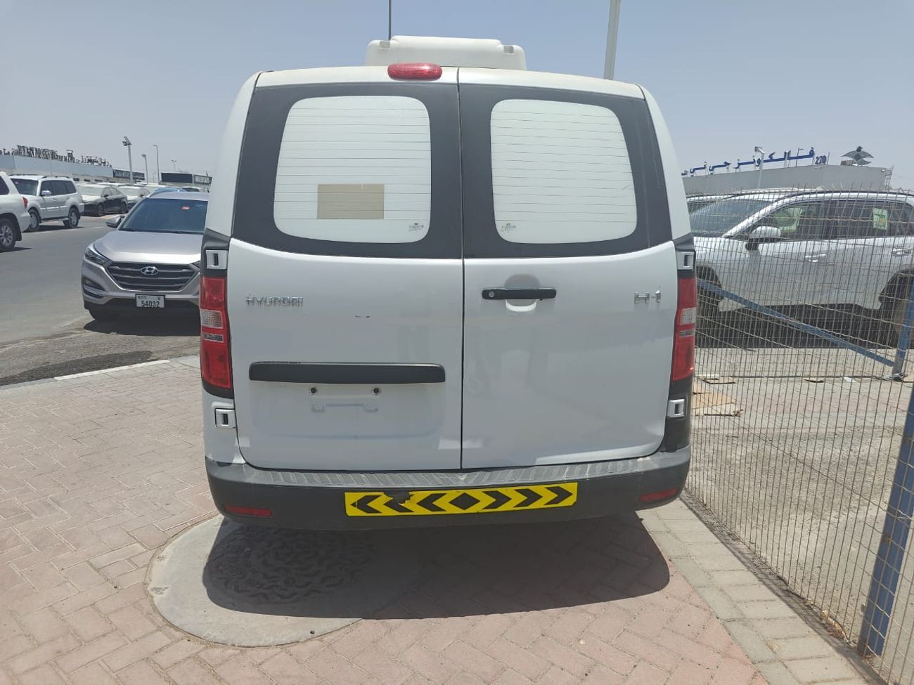 هيونداي H-1 2.4L PETROL 6 SEATER MANUAL TRANSMISSION