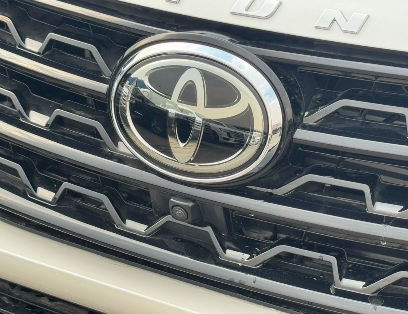 Toyota Fortuner SR5 || 2.8L DIESEL V4 4WD | RADAR | 360*CAMERA | AUTO AC (CODE # FD6FO)
