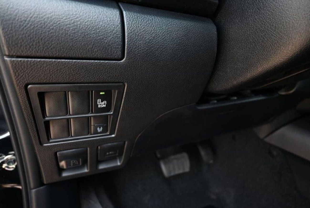 تويوتا هيلوكس 2025 TOYOTA HILUX DOUBLE CAB SR5 2.7L PETROL 4WD 5-SEAT AT