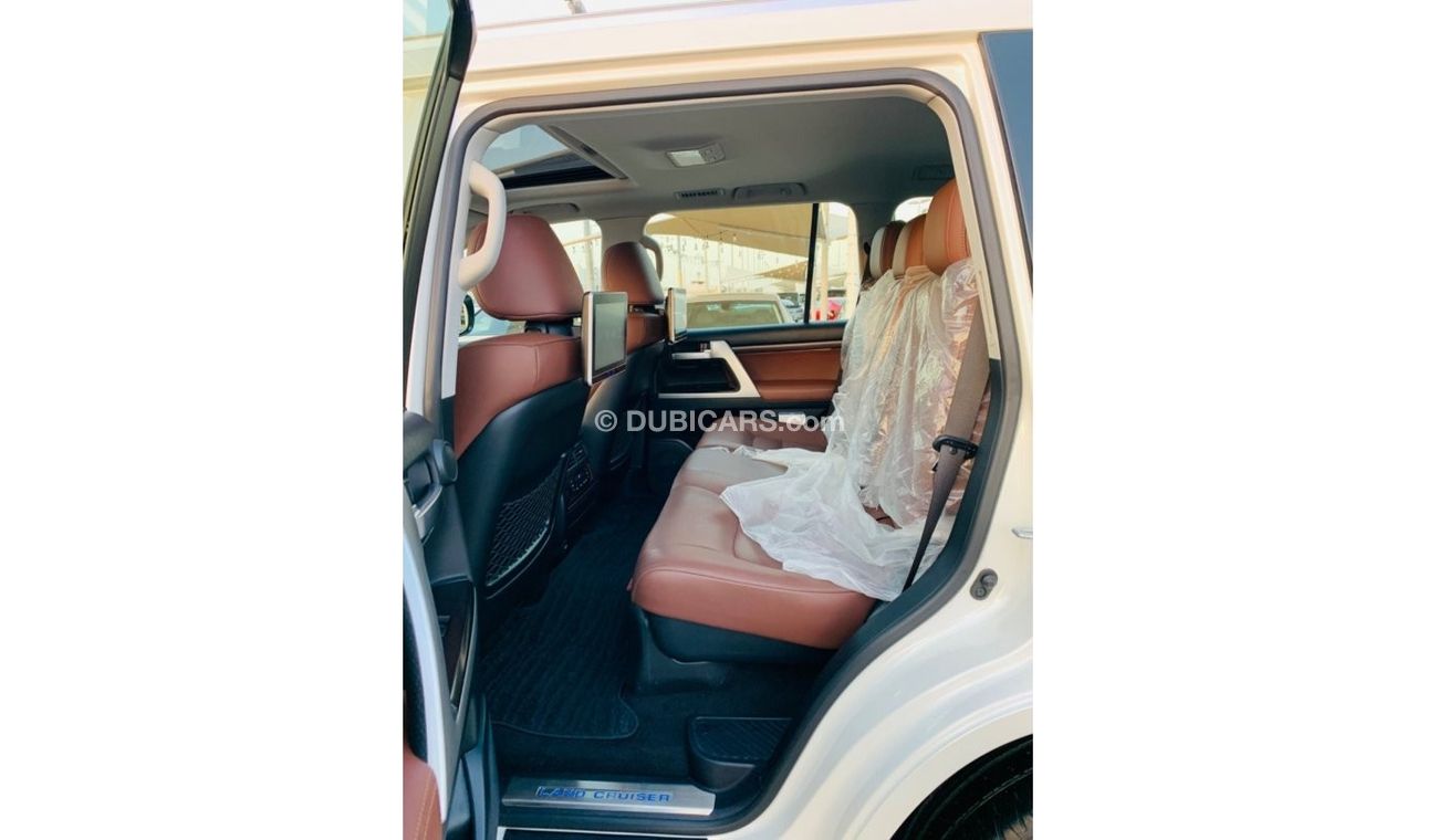 تويوتا لاند كروزر VXR