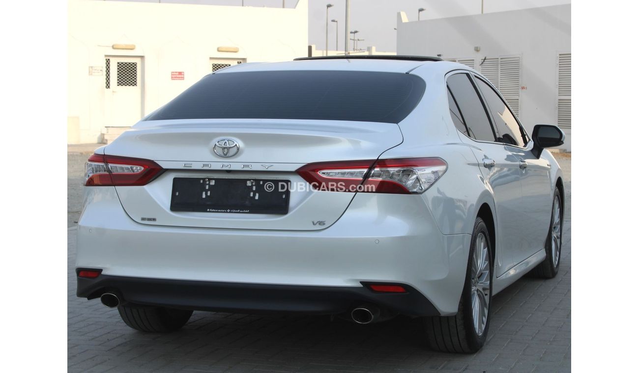Toyota Camry SE+ TOYOTA CAMRY 2020 WHITE GCC FULL OPTION  EXCELLENT CONDITION WITHOUT ACCIDENTS