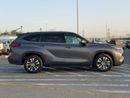 Toyota Highlander 2020 Toyota Highlander XLE Full Option 3.5L V6  - SunRoof - Full Radar System - 7 Seater -Push Start