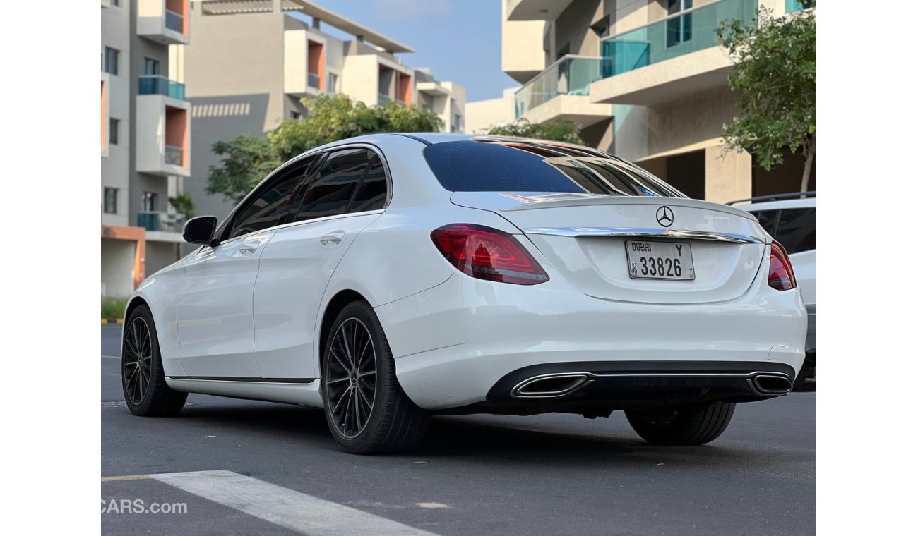 Mercedes-Benz C 300 Luxury 2.0L // 2019 //  High Option With AMG Kit ,  Sunroof , Car Play , Very Good Condition