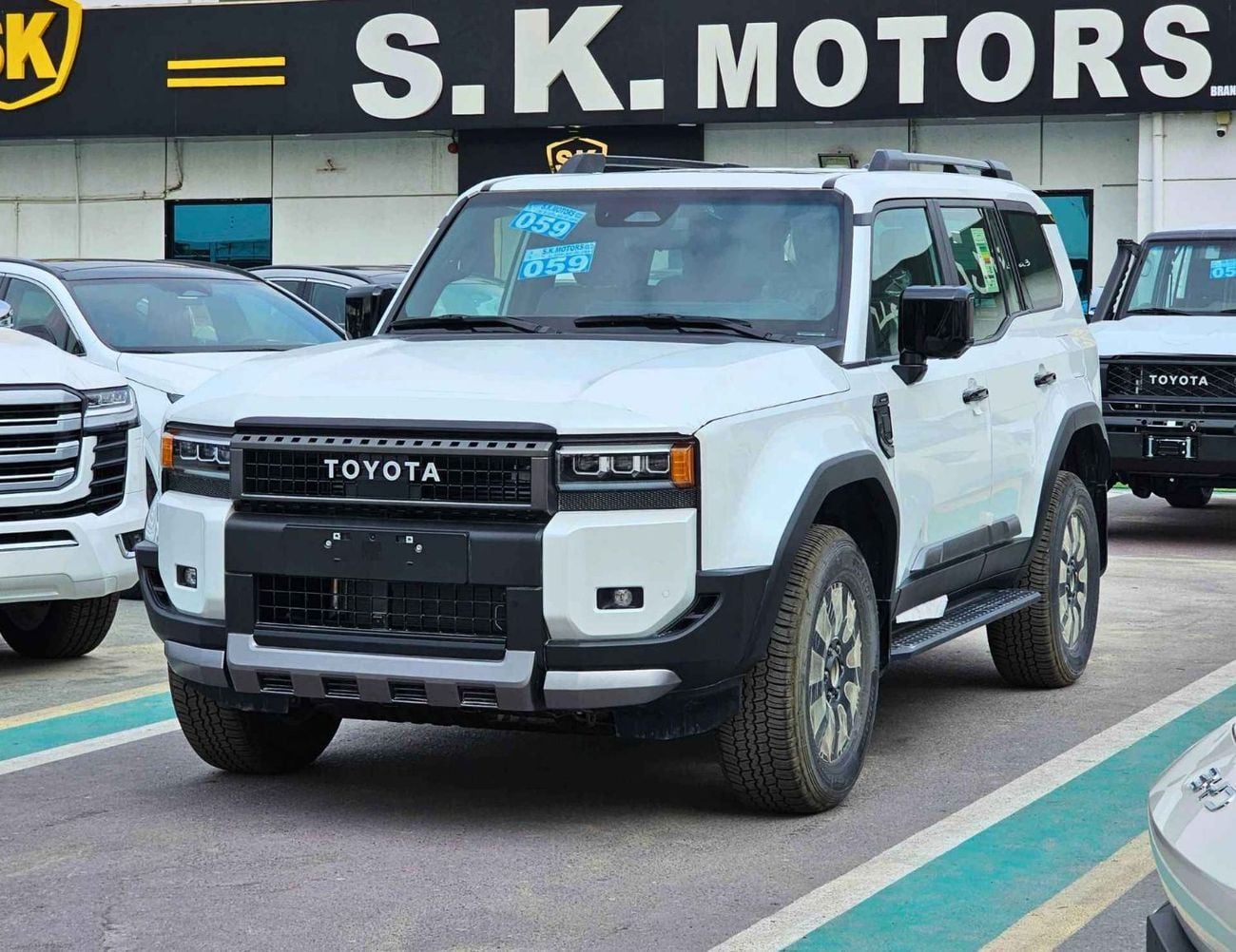 تويوتا برادو ADVENTURE TURBO / 2.4L V4 PETROL / RADAR / HEADUP DISPLAY / 360* CAMERA WITH PWR SEATS / (CODE#PPADV