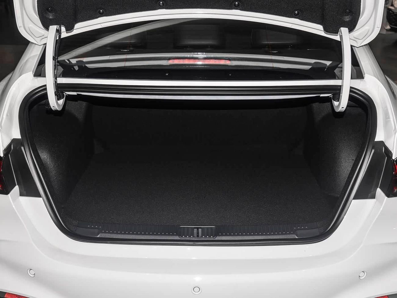 MG 5 MG5 AT 2025 Global Flagship Edition MG5 2025 300TGI Global Edition