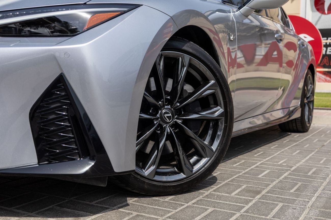 لكزس IS 350 F Sport