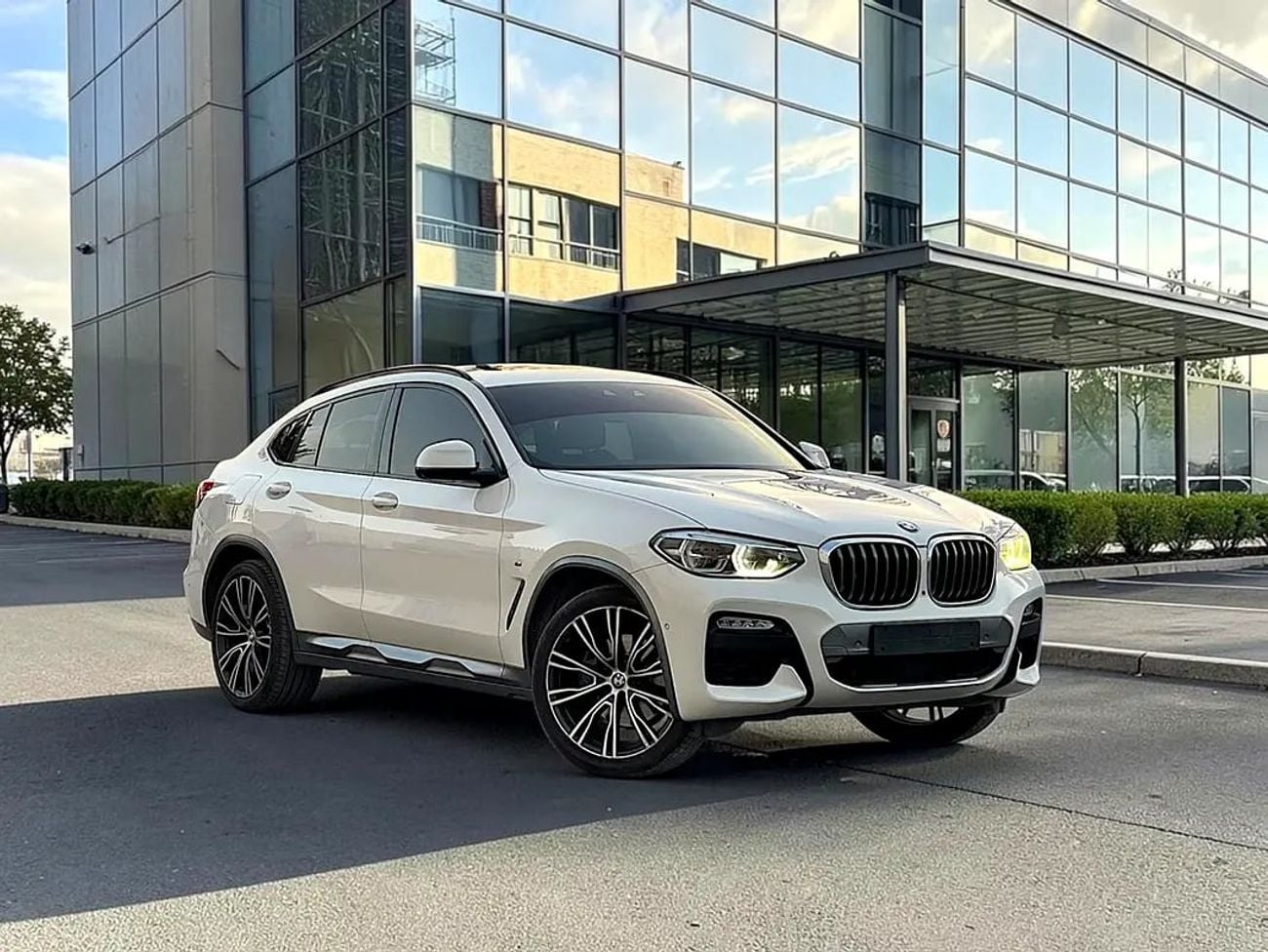 BMW X4 1586 P.M | xDrive30i M Sport GCC Specs
