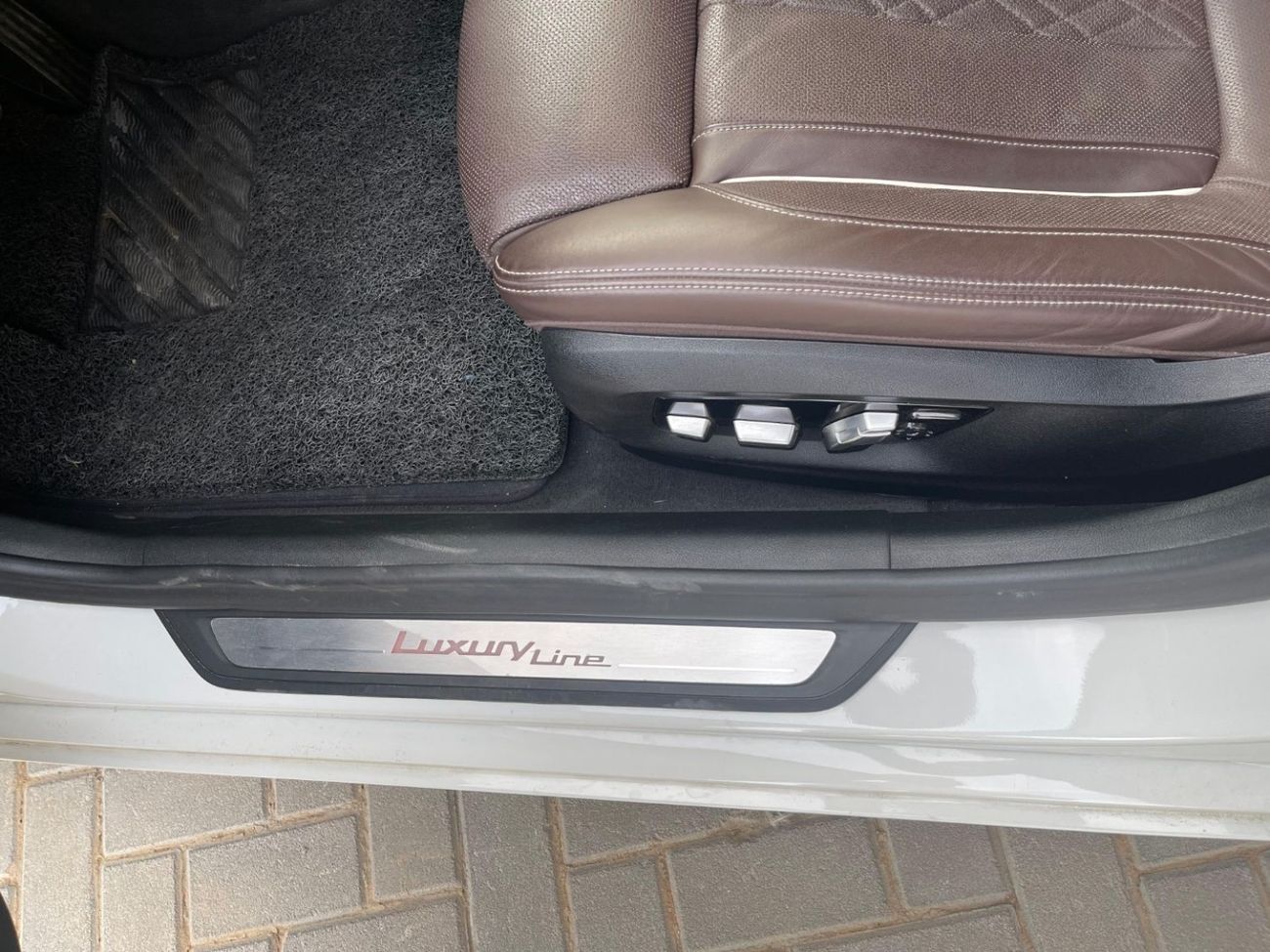 بي أم دبليو 530i Luxury 2.0L LUXURY LINE / KOREAN IMPORTED / CLEAN TITLE / DIAMOND LEATHER BIG SEATS