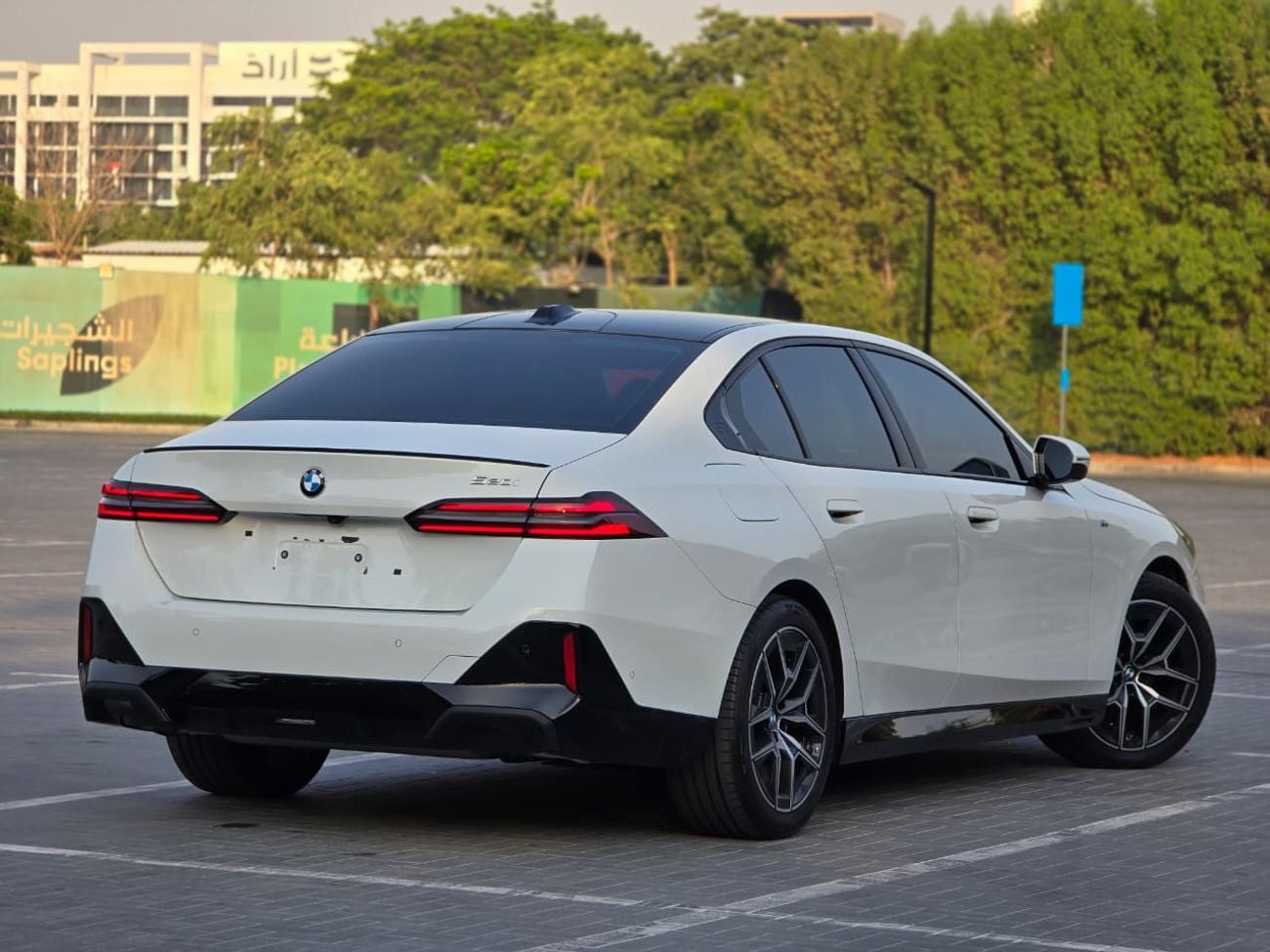 بي أم دبليو 520i M SPORT