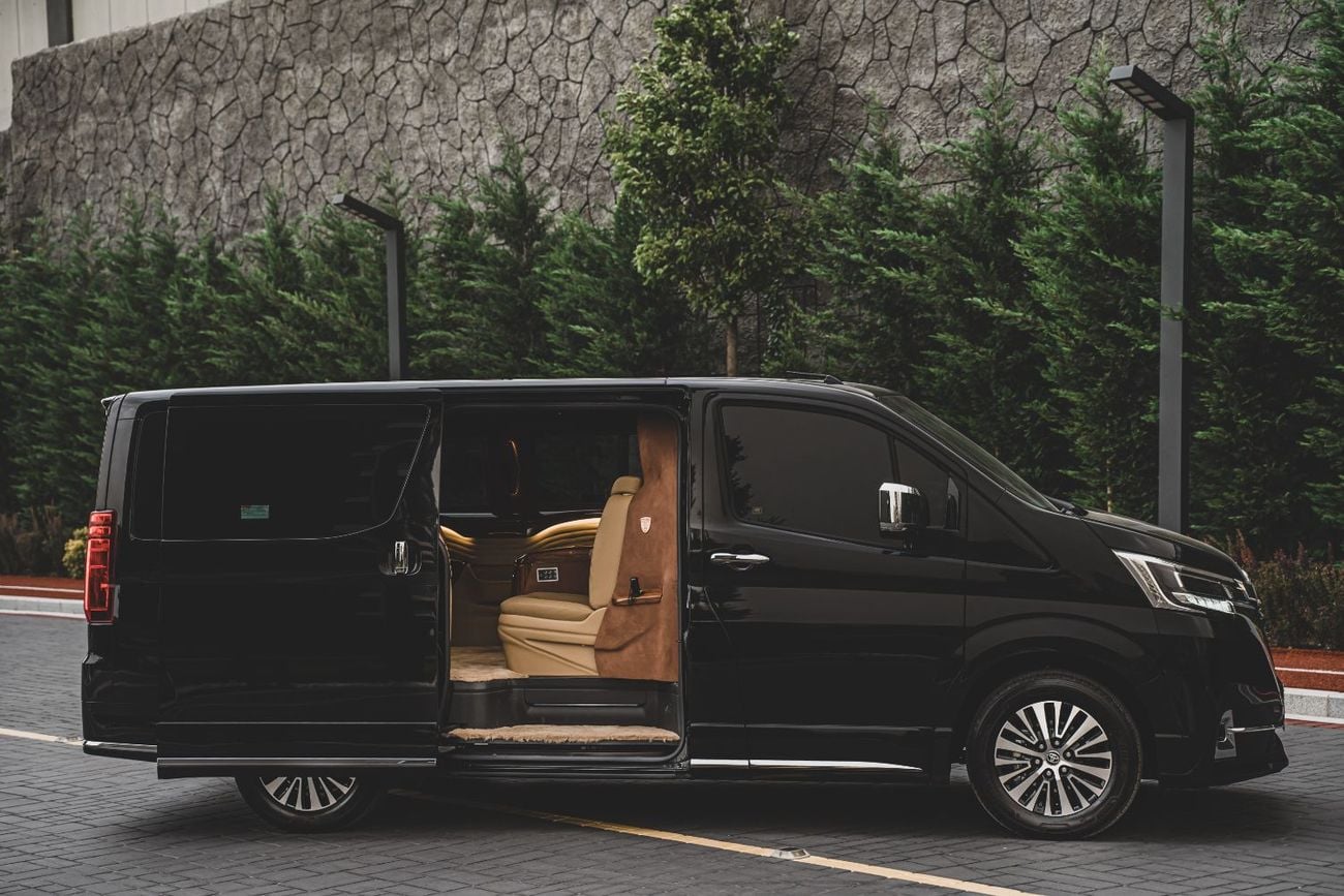 Toyota Granvia PREMIUM