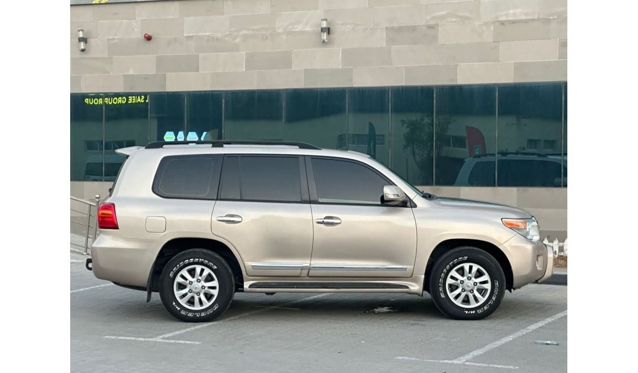 تويوتا لاند كروزر GXR 4.0L (271 HP) AWD