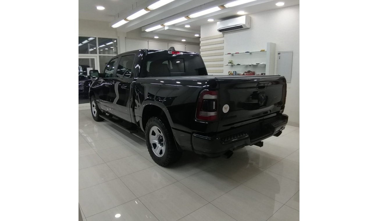 رام 1500 Dodge ram 1500 model 2020 V8 - 5.7 L hemi 39000 km BLACK LEATHER INTERIOR Wheel control Parking sens