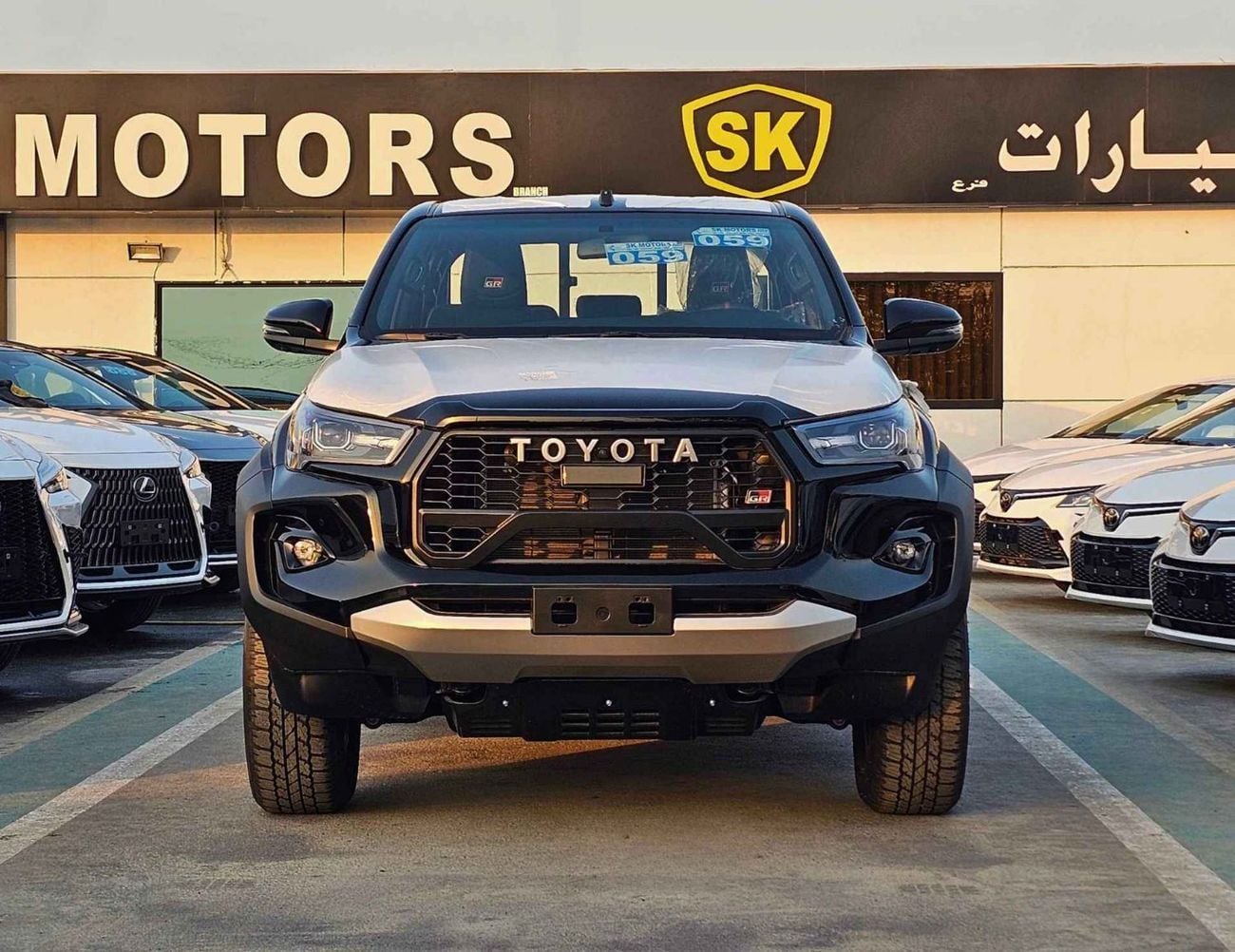 Toyota Hilux GR SPORT | 4.0L V6 PETROL | BLIND SPOT | OVER FNDER+WIDE BODY | 360 САМ | DIFF LOCK | CODE # H4GRY