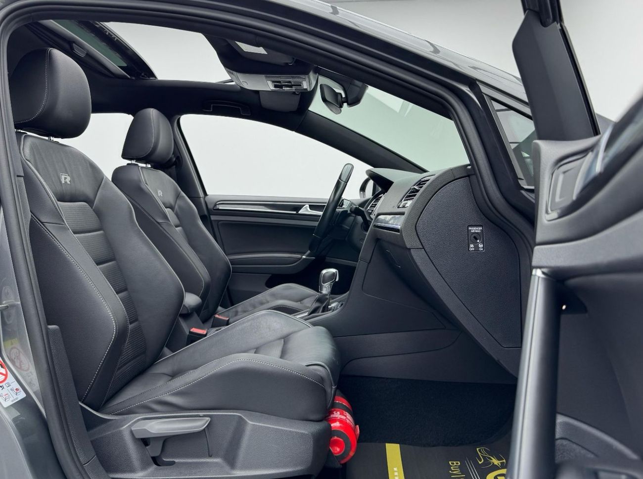 Volkswagen Golf R Base 2.0T 2019 Volkswagen Golf R, Warranty, Full Volkswagen Service History, Excellent Condition, GC