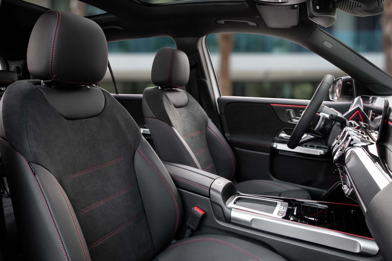 مرسيدس بنز GLB GLB 200 AMG | 3,643 P.M | 0% Downpayment | 5 YEARS WARRANTY!