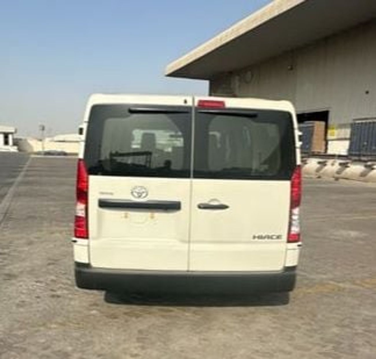 Toyota Hiace GL STD Roof Panel Van 3.5L 2026 GCC DUOBLE REAR DOOR