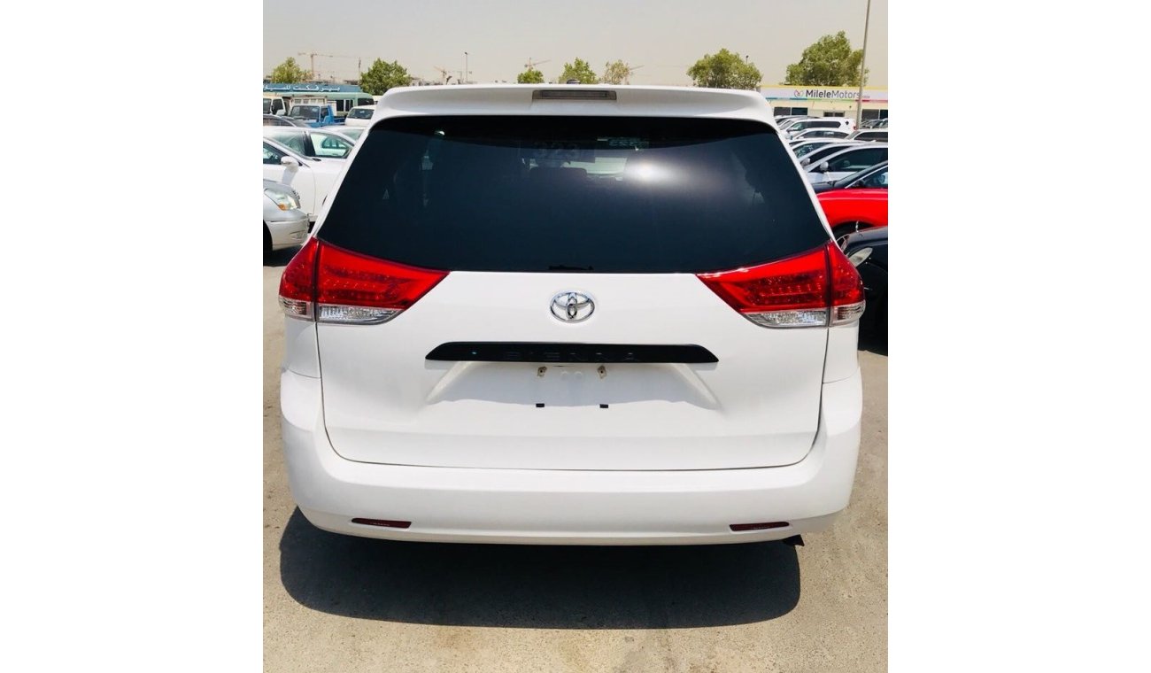 Toyota Sienna TOYOTA SIENNA 2014 LE WHITE