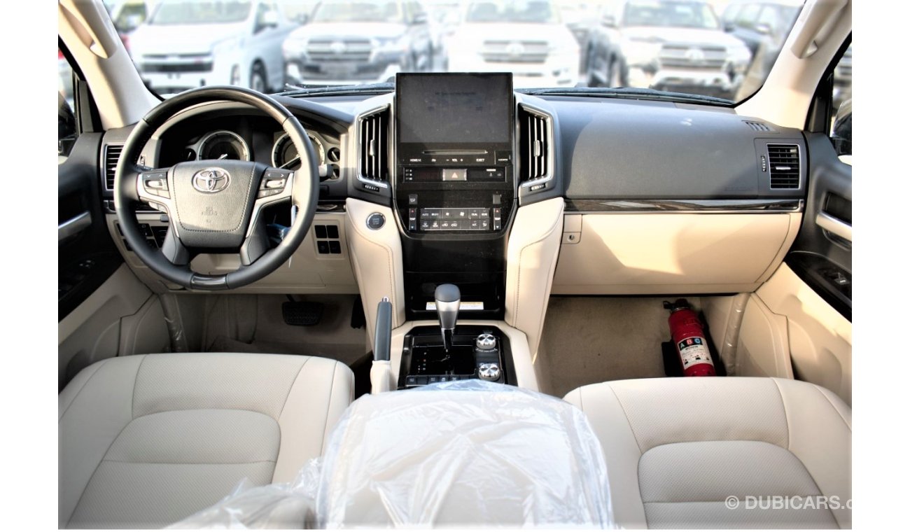 Toyota Land Cruiser PETROL,4.6L,V8,GRAND TOURING,URJ202L,SUNROOF,LEATHER SEATS,POWER SEATS,DVD+CAMERA,2020MY