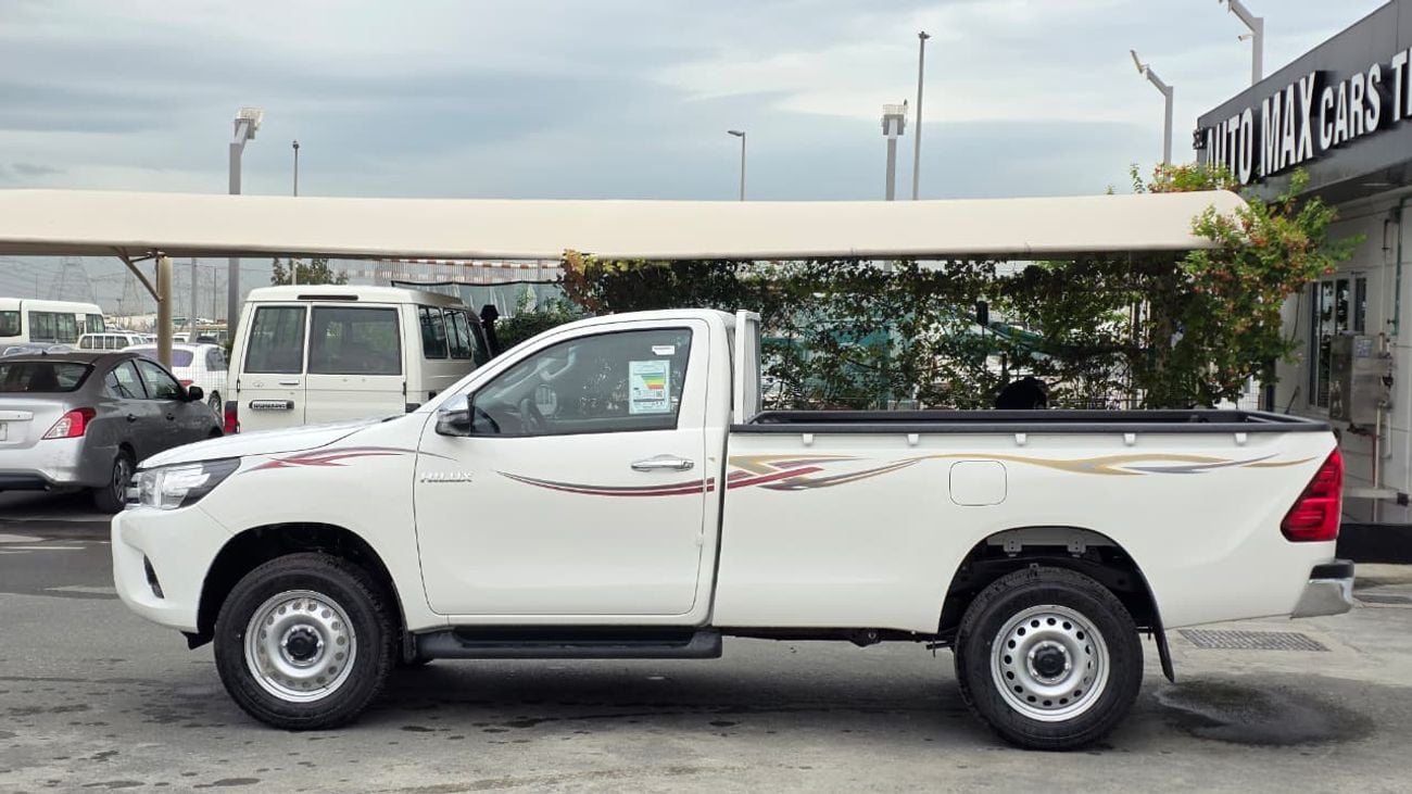 تويوتا هيلوكس 2026 Toyota Hilux Single Cabin M/T 4x4 2.7L Gasoline