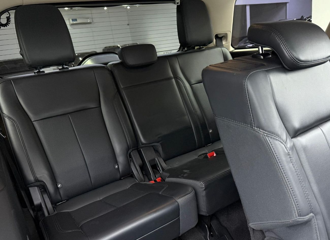 Ford Expedition XLT 2022 Ford Expedition XLT, 2028 Ford Warranty + Service Pack, Very Low Km, 8 Seater, GCC