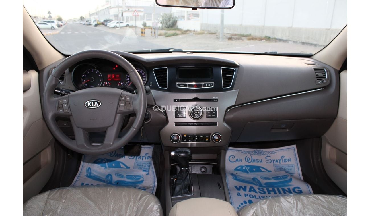 Kia Cadenza Kia Cadenza 2011 GCC in good condition without accidents, very clean from inside and outside