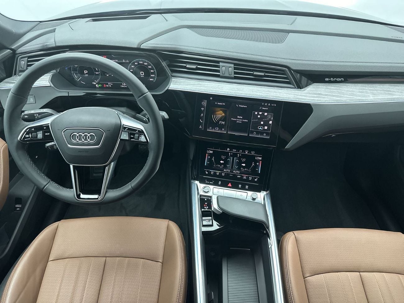 أودي Q8 إي ترون 55 quattro S Line Sportback 408hp Progress (Ref# 17203)