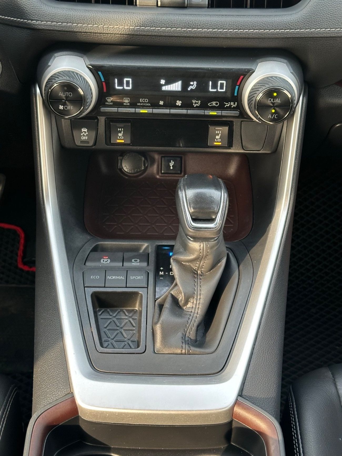 Toyota RAV4 Premium 360 camera, leather, push start
